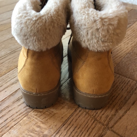 Women’s boots size 8m - Picture 7 of 10